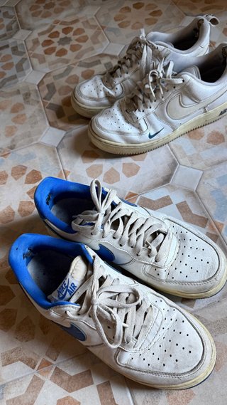 2 Zapatillas Nike Air Force Blancas y Azules