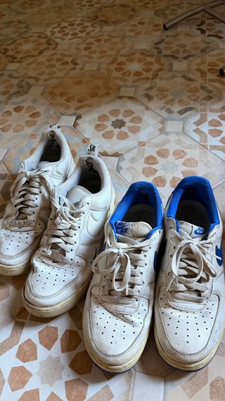 2 Zapatillas Nike Air Force Blancas y Azules
