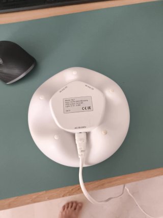 Lámpara de mesa blanca
