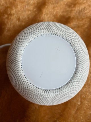Apple HomePod mini blanco en su caja
