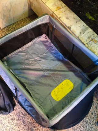 Cuna de viaje AeroMoov instantánea.