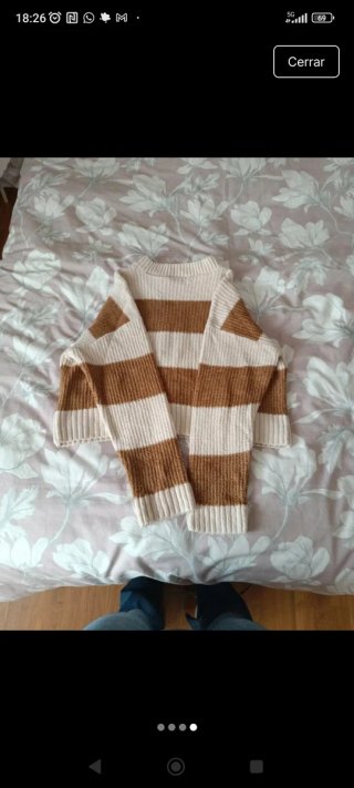 Jersey rayas Stradivarius beige y blanco