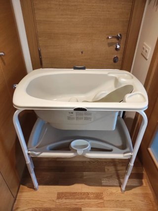 Bañera bebé patas altas