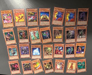 Carte Yu-Gi-Oh! - Lotto di 30 carte