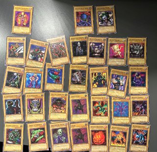 Carte Yu-Gi-Oh! - Lotto di 30 carte