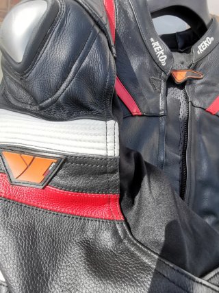 Mono de moto Reko Talla 3XL con chepa
