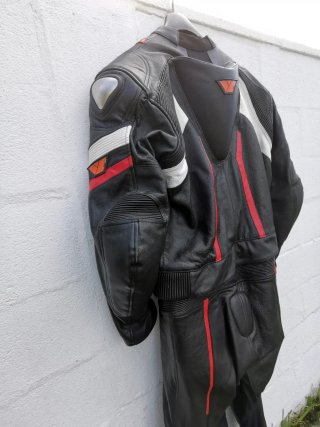 Mono de moto Reko Talla 3XL con chepa