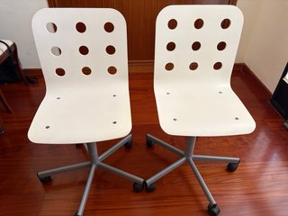 Escritorio y Sillas IKEA