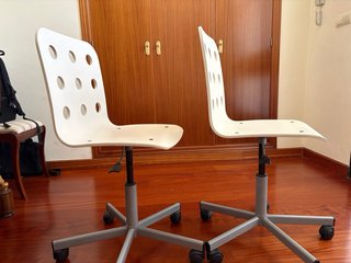 Escritorio y Sillas IKEA
