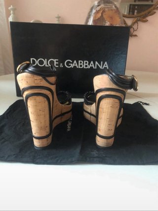 Sandali Dolce & Gabbana neri e oro