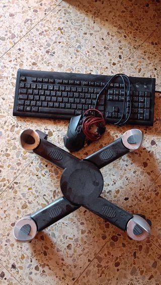Teclado, ratón y soporte ordenador