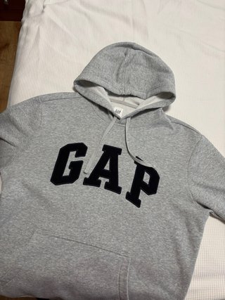 Sudadera Gap Gris con Logo Negro