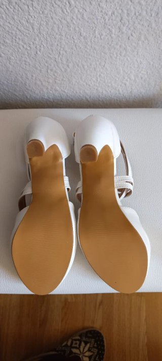 Zapatos de tacón beig claro talla 40