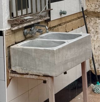Fregadero de mármol macizo antiguo