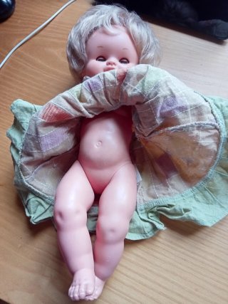 Muñeca Famosa antigua