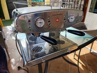 Cafetera Francis Francis Illy Cromada