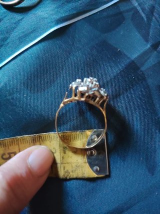 Anillo oro y oro blanco con piedras roto