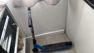Patinete de trucos azul