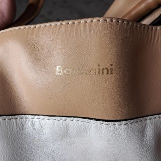 Bolso cubo. Baldinini Piel Marrón y Blanco