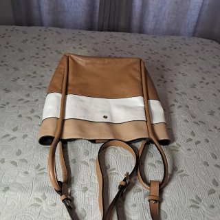 Bolso cubo. Baldinini Piel Marrón y Blanco