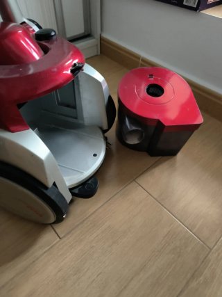 Aspiradora Ufesa Cyclotron con accesorios