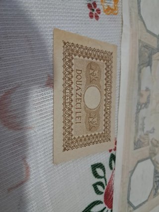Lote Billetes: Francia 1000 Francos y Rumanía 20 L