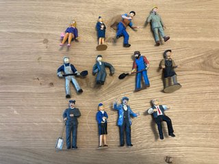 Figuras escala G anuncio personalizado