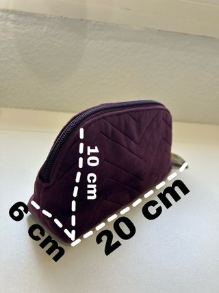 Neceser/estuche morado Deliplus