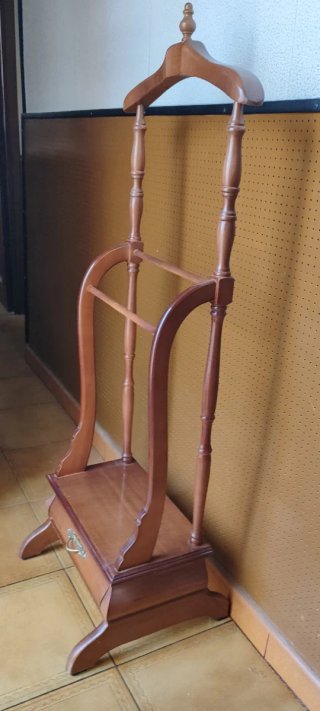 Perchero Galán de Noche Madera Cajón