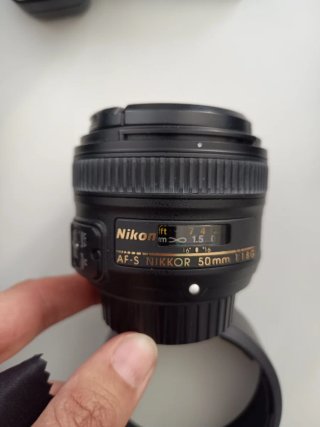 Nikon D810  + 28-300 VR + 50mm 1.8 + kit Prof comp