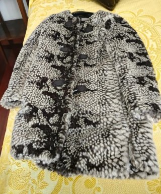 Abrigo de mujer estampado