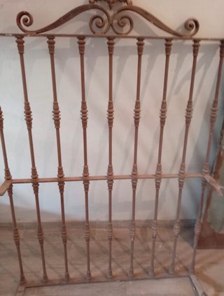 Reja decorativa de hierro forjado