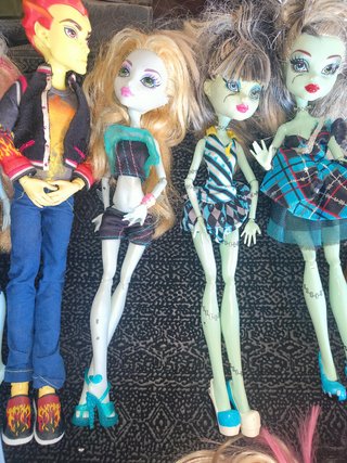 Ocasion super lote antiguas muñecas Monster High