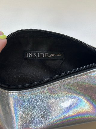 Estuche plateado holográfico con borla