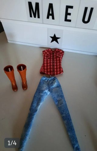 Lote de conjuntos ropa Barbie