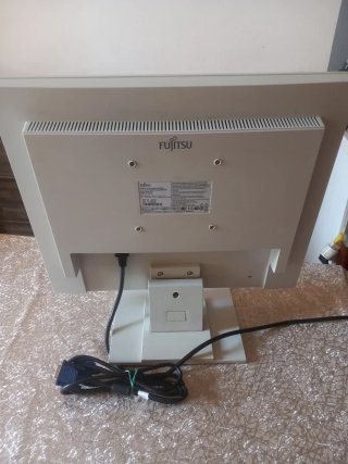Monitor Fujitsu 19 Bianco