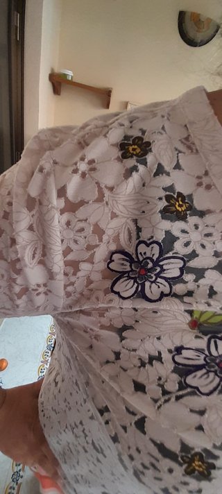 Blusa encaje pintada a mano crema manga 3/4