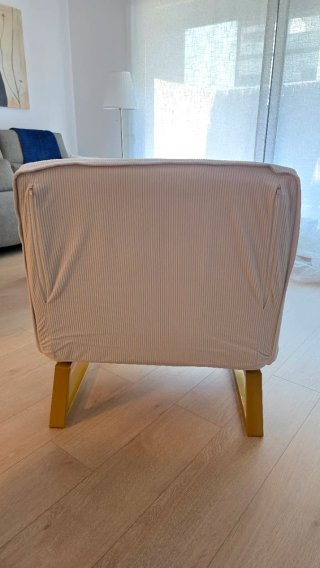 Sofá cama individual beige y dorado