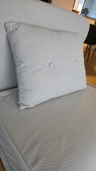 Sofá cama individual beige y dorado
