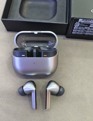 Samsung Galaxy Buds3 Pro - Prateado