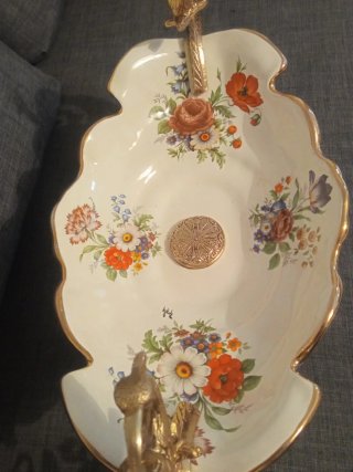 Centro de mesa decorativo con pájaros