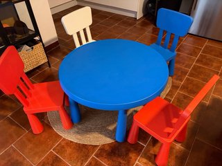 Mesa y 4 Sillas Niños IKEA Rojo