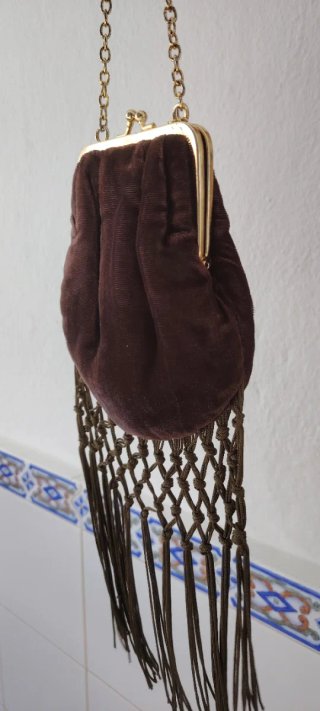 Bolso terciopelo marrón con flecos