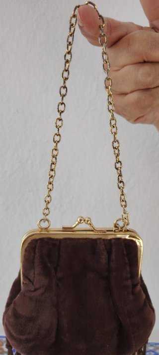 Bolso terciopelo marrón con flecos
