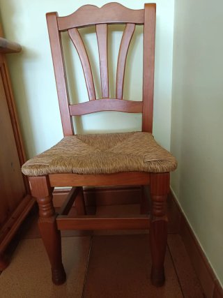 Sillas de madera rústicas