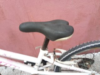 Bicicleta infantil blanca
