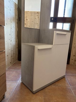 Mueble de entrada gris y blanco