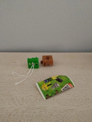 Cubo Minecraft Verde y Marrón