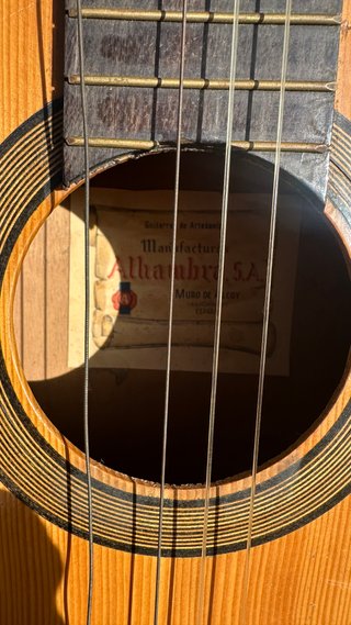 Guitarra Manufacturas Alhambra