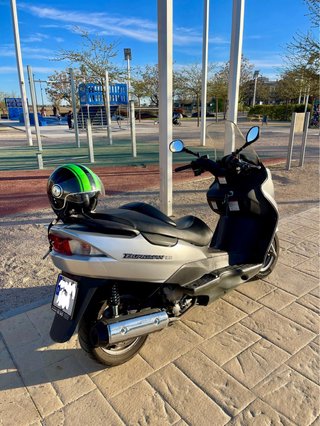 Suzuki Burgman 125 Plata